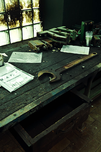 Beet slicer work bench