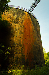 Oil tank