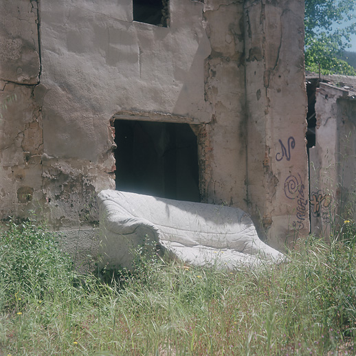 Badsofa entrance block.
