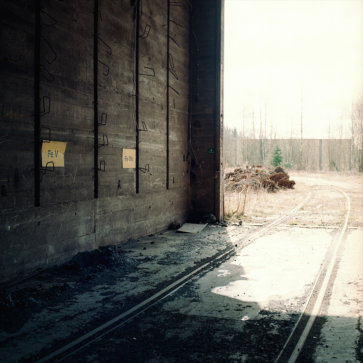 Next stop: Fe V (Iron-Vanadium) and Fe Mo (Iron-Molybdenum) at Lesjöfors bruk. Värmland, Sweden. April 2014.